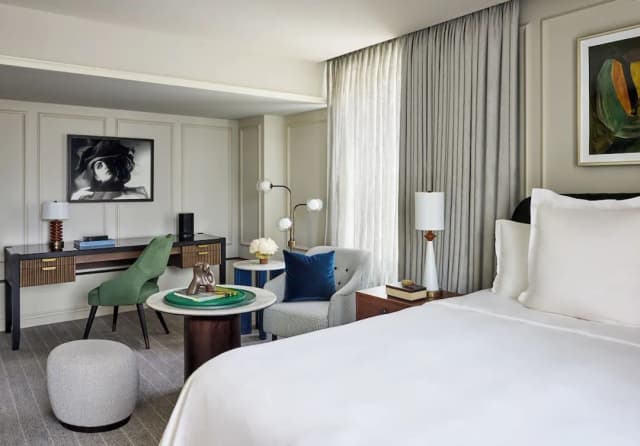 溫哥華瑰麗酒店-Deluxe King Gallery City View-6