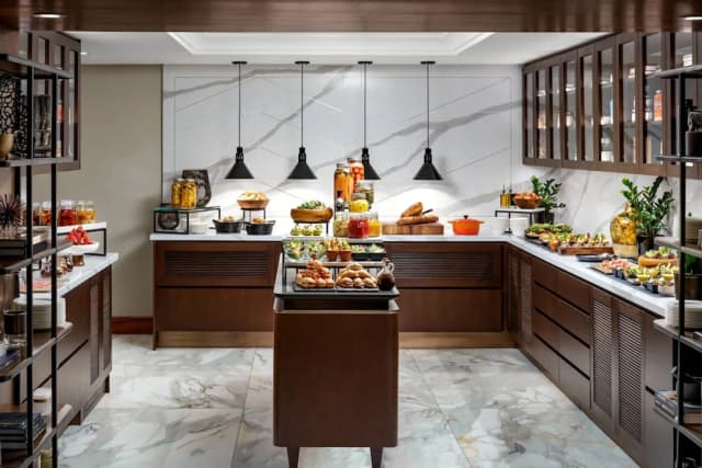 The Ritz-Carlton, Toronto-Club Room, 1 Double Bed-6