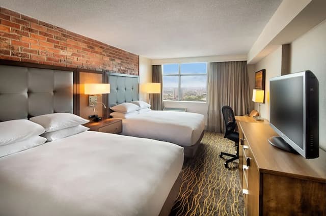 DoubleTree by Hilton Toronto Airport-Room, 2 Queen Beds (Airport View)-1