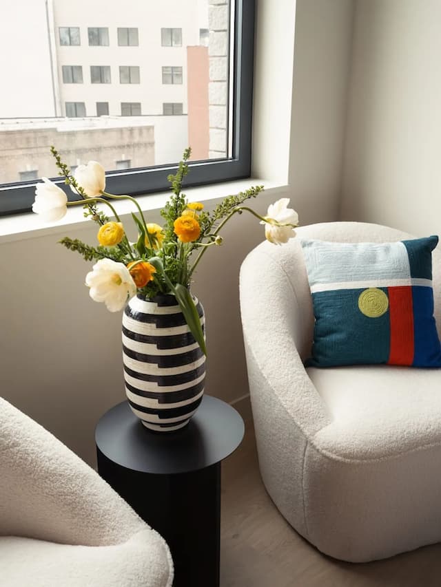 Penny Williamsburg-Room, 1 Queen Bed, Accessible (Supreme)-3