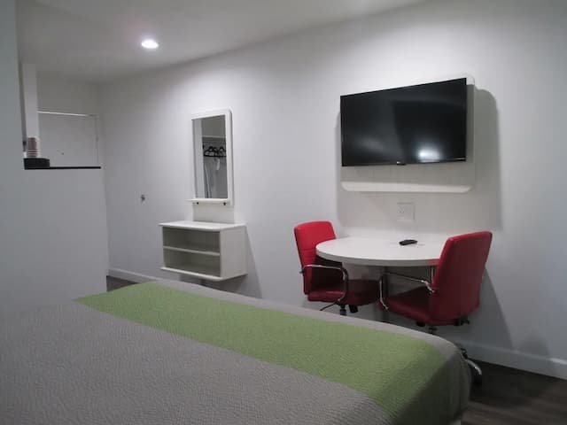 クレアモント ロッジ-ルーム キングベッド 1 台 禁煙-2