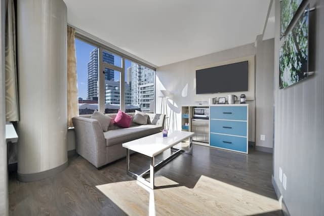 溫哥華布魯酒店-普通套房, 1 張加大雙人床及 1 張梳化床-5