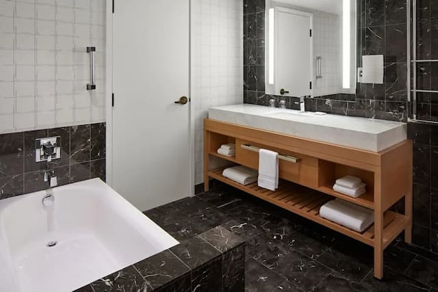 Delta Hotels by Marriott Toronto-Family Suite, 2 Bedrooms-6