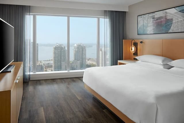 Delta Hotels by Marriott Toronto-Family Suite, 2 Bedrooms-5