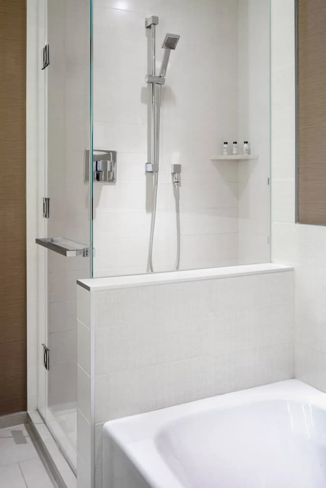 Delta Hotels by Marriott Toronto-Room, 1 King Bed, Corner-3