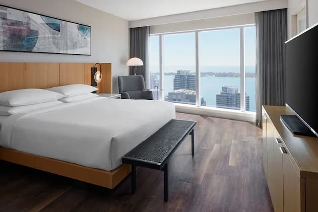 Delta Hotels by Marriott Toronto-Executive Suite, 1 Bedroom-14