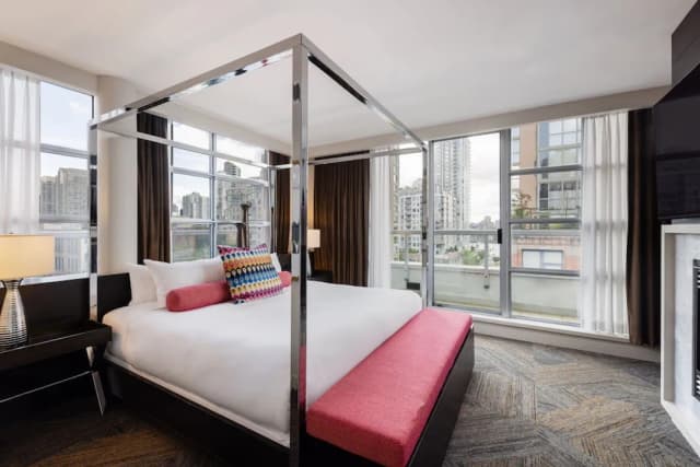 OPUS Hotel Vancouver-Opus Signature Suite-7