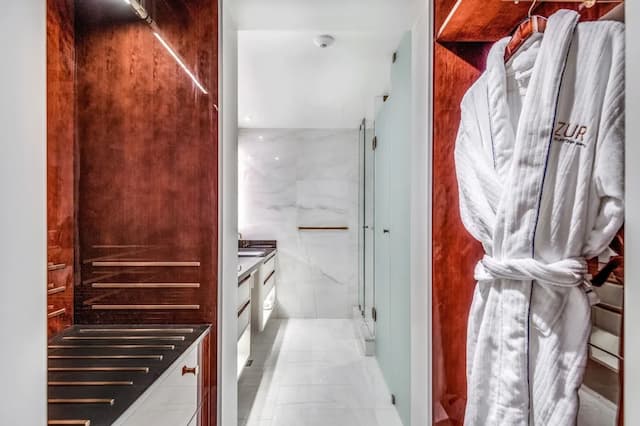 AZUR Legacy Collection Hotel-客房 (Aquamarine Double Queen)-5