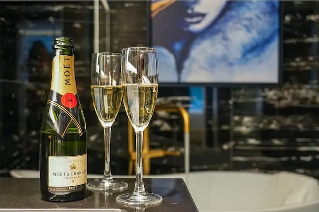 AZUR Legacy Collection Hotel-套房, 1 間臥室 (Pearl King Suite)-5