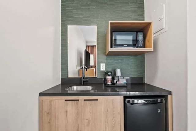 Royal Palace Westwood-Standard Room, 2 Queen Beds-4