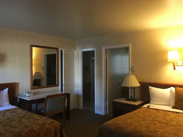 퍼시픽 하이츠 인-룸, 더블침대 2개, 금연, 전용 욕실-2