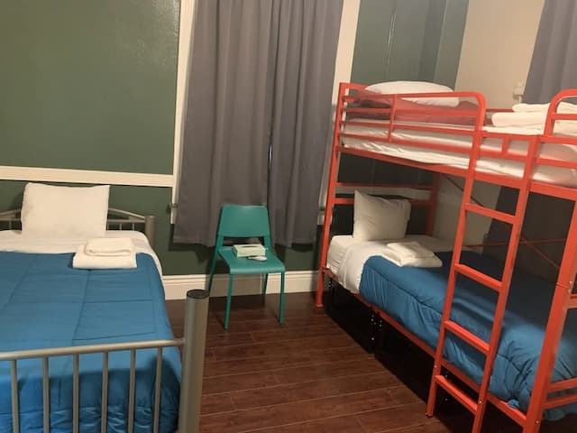 奧蘭治村旅舍-標準客房, 3 間臥室, 非吸煙房, 共用浴室-17