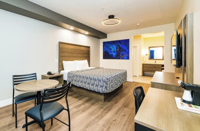Palace Inn Blue Edgebrook-Standard Room-1