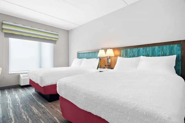 芝加哥醫學區 UIC 希爾頓歡朋套房飯店-開放式客房, 2 張加大雙人床, 無障礙, 浴缸-6