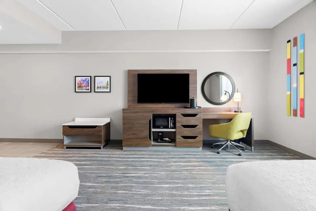 ハンプトンイン＆スイーツ・シカゴ・メディカルディストリクトUIC-ルーム クイーンベッド 2 台 バリアフリー (Roll-In Shower)-2