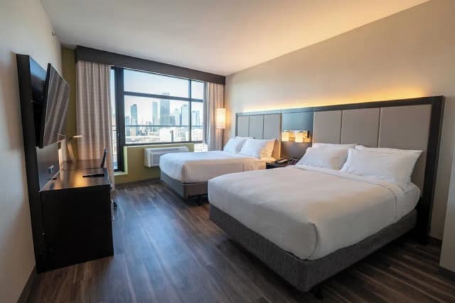 Holiday Inn Express Long Island City E New York by IHG-Standard Room, 2 Queen Beds (NYC Skyline View)-2