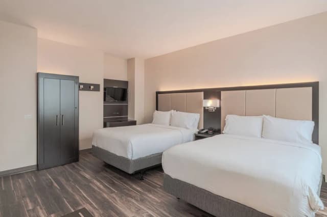 Holiday Inn Express Long Island City E New York by IHG-Standard Room, 2 Queen Beds-2