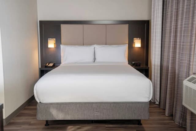 Holiday Inn Express Long Island City E New York by IHG-Standard Room-5