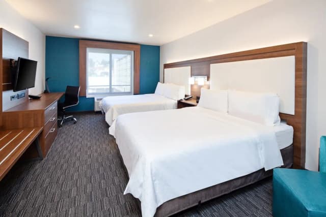 ホリデイ イン エクスプレス ホテル & スイーツ ハリウッド ウォーク オブ フェーム by IHG-スタンダード ルーム クイーンベッド 2 台 車椅子で利用可能な浴槽 (Accessible Tub)-1