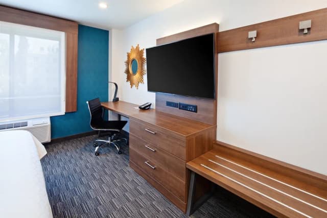 好萊塢星光大道智選假日套房飯店 - IHG 旗下飯店-標準客房, 1 張特大雙人床, 無障礙 (Communications Accessible)-7