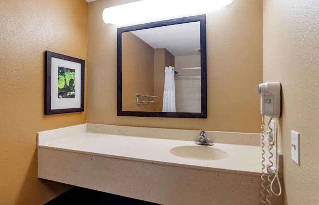 Extended Stay America Suites Los Angeles Monrovia-Deluxe Studio, 1 King Bed with Sofa bed, Non Smoking-5