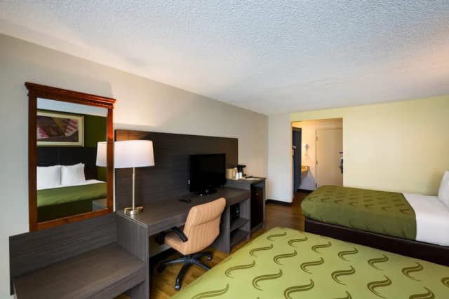 Quality Inn SeaTac Airport-Seattle-Standard Room, 2 Queen Beds, Non Smoking-4