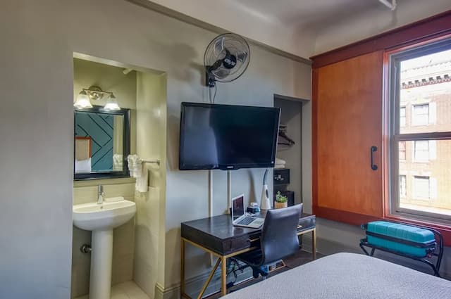 램스 호텔-1 Queen City View, Shared Bathroom-4