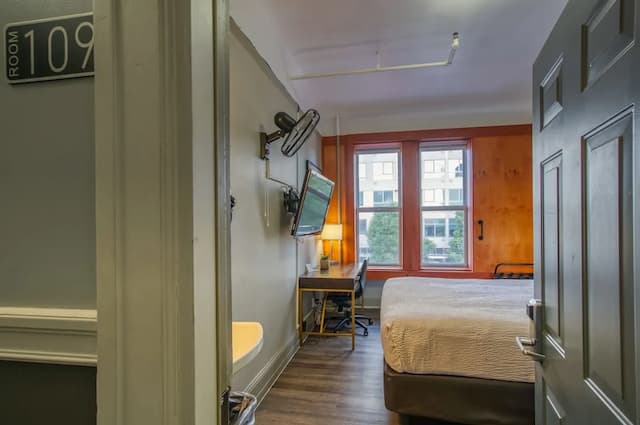 램스 호텔-1 Queen Bed with Sofa Bed, Shared Bathroom-22