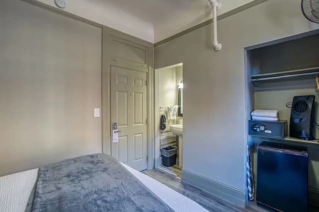 램스 호텔-1 Queen Bed with Sofa Bed, Shared Bathroom-9