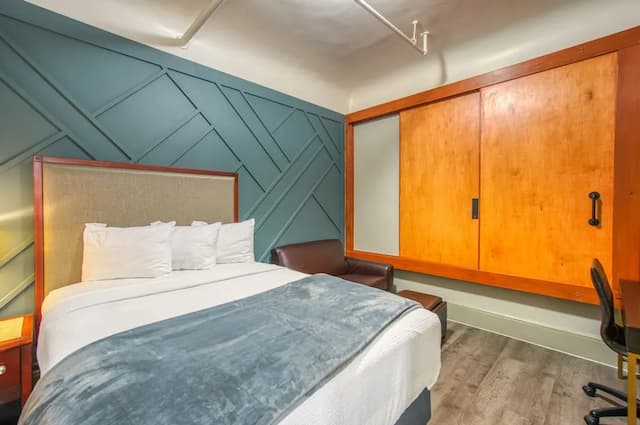 램스 호텔-1 Queen Bed with Sofa Bed, Shared Bathroom-26