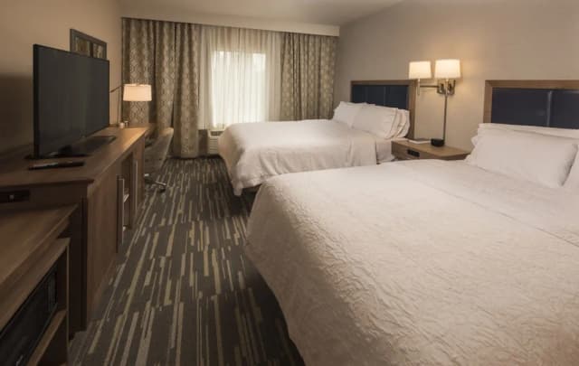 Hampton Inn & Suites Seattle/Redmond-Room, 2 Queen Beds, Accessible, Non Smoking (hearing acc)-2