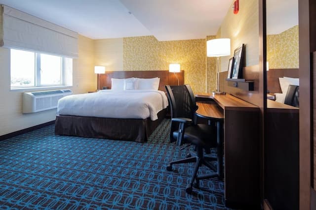 紐約皇后區弗雷什梅多斯費爾菲爾德套房飯店-客房, 1 張特大雙人床-3