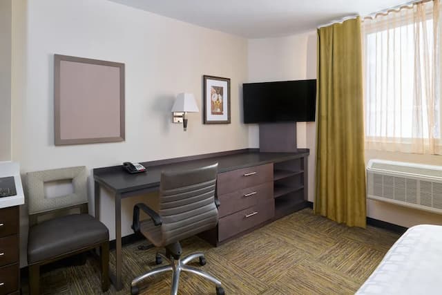 Candlewood Suites New York City-Times Square by IHG-Room, 1 Queen Bed, Accessible (Roll-In Shower)-2