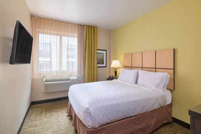 Candlewood Suites New York City-Times Square by IHG-Suite, 1 Bedroom, Accessible (Roll-In Shower)-4