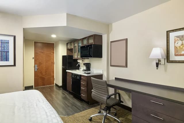 Candlewood Suites New York City-Times Square by IHG-Studio Suite-4