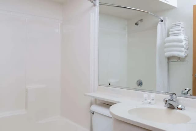 Baymont Inn & Suites by Wyndham Anchorage Airport-Room, 2 Queen Beds, Non Smoking-3