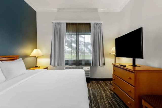 安克拉治市區凱隆全套房飯店-舒適套房, 1 張特大雙人床和 1 張沙發床, 非吸煙房-4