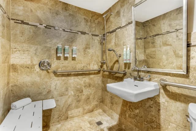 Best Western Queens Gold Coast-标准房, 1 张大床, 无障碍, 冰箱和微波炉-6