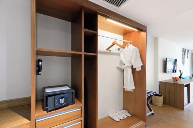 OUTRIGGER Khao Lak Beach Resort-尊贵客房, 1 张特大床和 1 张沙发床, 阳台 (Garden)-5