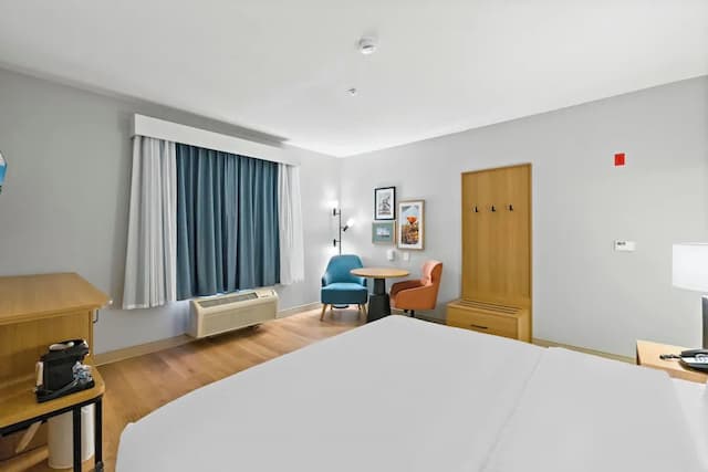 ハンプトン イン & スイーツ ランカスター-キングサイズベッド 1 台 (禁煙)-4