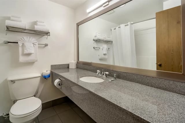 Best Western Seattle Airport Hotel-Standard Room, 2 Queen Beds, Non Smoking, Balcony-2