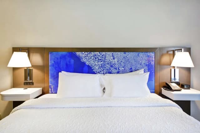 Hampton Inn Seattle/Southcenter-One King Bed, Non-Smoking-4