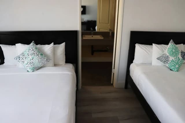 Hometel Suites - Los Angeles (Koreatown)-Standard Double Room, 2 Double Beds, Non Smoking-3
