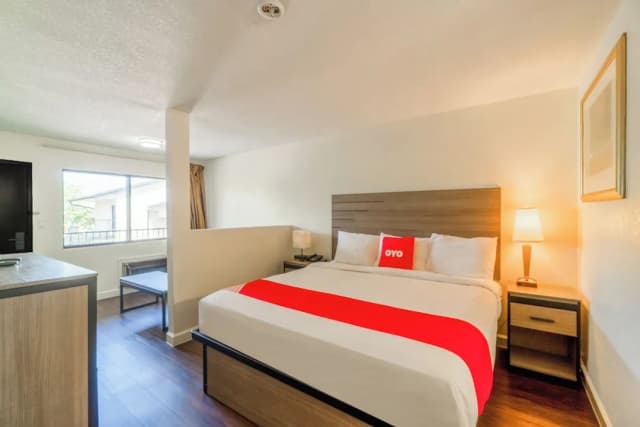 OYO Hotel Houston N Fm-1960 Champions TX-Suite, 1 Bedroom-1