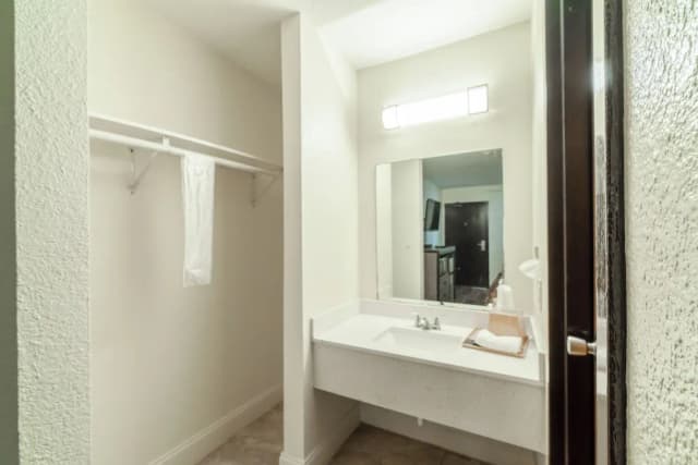 OYO Hotel Houston N Fm-1960 Champions TX-Room, 1 Queen Bed, Non Smoking-5