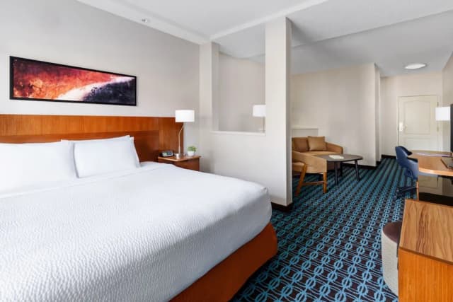 Fairfield Inn & Suites Houston The Woodlands-套房, 1 张特大床和 1 张沙发床-3