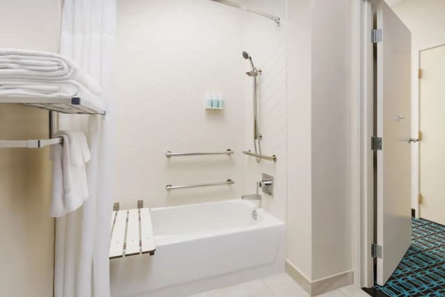 Fairfield Inn & Suites Houston The Woodlands-客房, 2 张大床 (Mobility Accessible, Tub)-4