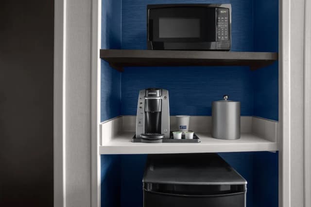 Holiday Inn Express & Suites Woodside LaGuardia Airport by IHG-Standard Room, 2 Queen Beds-2