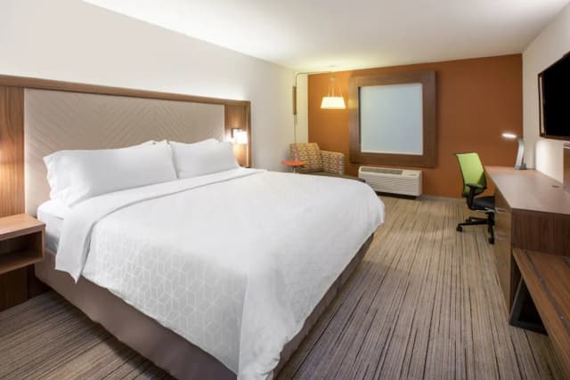 Holiday Inn Express & Suites Woodside LaGuardia Airport by IHG-Standard Room-2