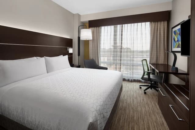 Holiday Inn Express & Suites Woodside LaGuardia Airport by IHG-Standard Room-1